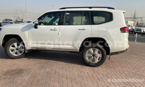 Buy Import Toyota Land Cruiser White Car in Import - Dubai in Ashanti Buy Import Toyota Land Cruiser White Car in Import - Dubai in Ashanti