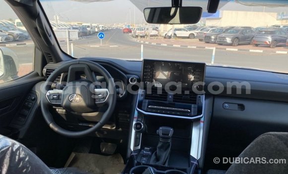 Buy Import Toyota Land Cruiser White Car in Import - Dubai in Ashanti Buy Import Toyota Land Cruiser White Car in Import - Dubai in Ashanti