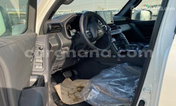 Buy Import Toyota Land Cruiser White Car in Import - Dubai in Ashanti Buy Import Toyota Land Cruiser White Car in Import - Dubai in Ashanti