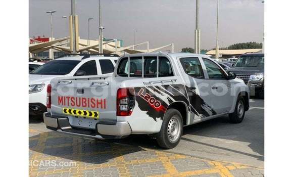 Ra Imported Mitsubishi L200 funfun Ọkọ̀ in Import - Dubai ni Ashanti Ra Imported Mitsubishi L200 funfun Ọkọ̀ in Import - Dubai ni Ashanti