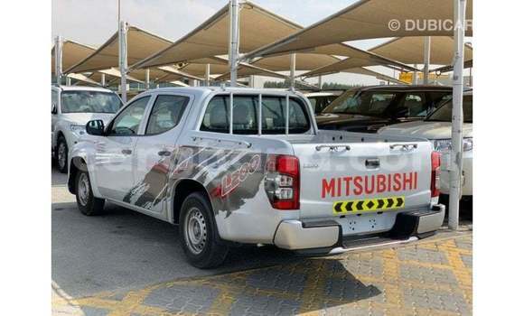 Ra Imported Mitsubishi L200 funfun Ọkọ̀ in Import - Dubai ni Ashanti Ra Imported Mitsubishi L200 funfun Ọkọ̀ in Import - Dubai ni Ashanti