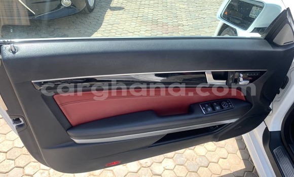 Ra Àlòkù Mercedes‒Benz E–Class funfun Ọkọ̀ in Accra ni Greater Accra Ra Àlòkù Mercedes‒Benz E–Class funfun Ọkọ̀ in Accra ni Greater Accra