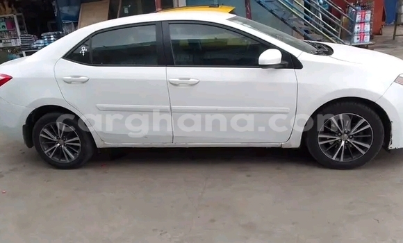 Sayi Na hannu Toyota Corolla White Mota in Accra a Greater Accra Sayi Na hannu Toyota Corolla White Mota in Accra a Greater Accra