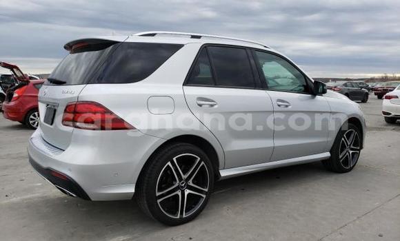Ra Àlòkù Mercedes‒Benz GLE Silver Ọkọ̀ in Accra ni Greater Accra Ra Àlòkù Mercedes‒Benz GLE Silver Ọkọ̀ in Accra ni Greater Accra