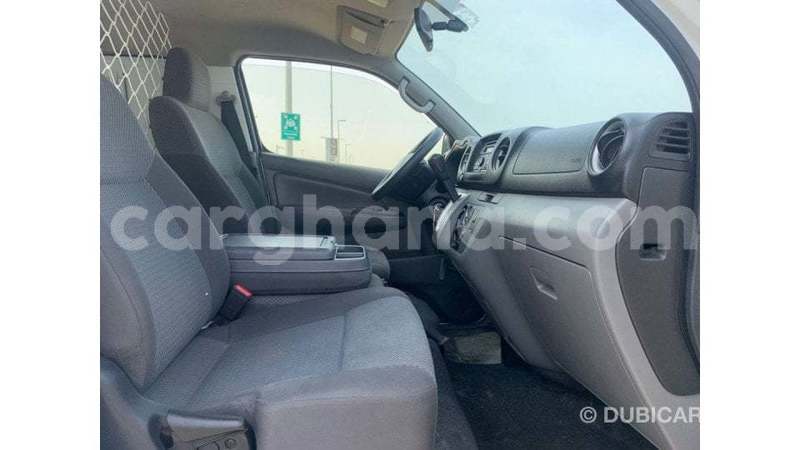 Big with watermark nissan urvan ashanti import dubai 53932