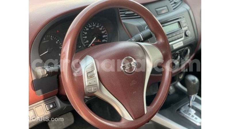 Big with watermark nissan navara ashanti import dubai 53933