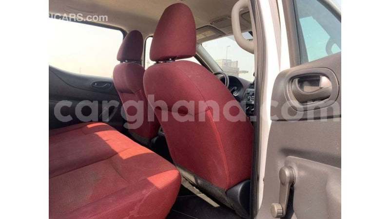 Big with watermark nissan navara ashanti import dubai 53933