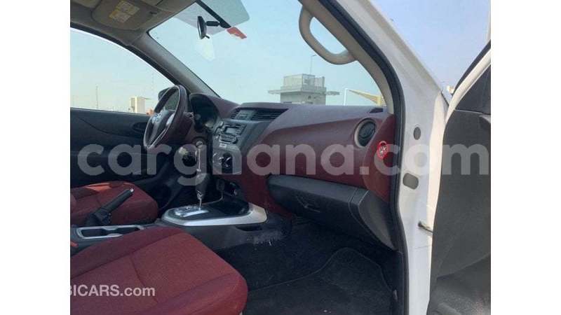 Big with watermark nissan navara ashanti import dubai 53933