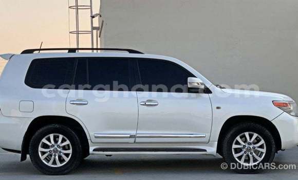Buy Import Toyota Land Cruiser White Car in Import - Dubai in Ashanti Buy Import Toyota Land Cruiser White Car in Import - Dubai in Ashanti