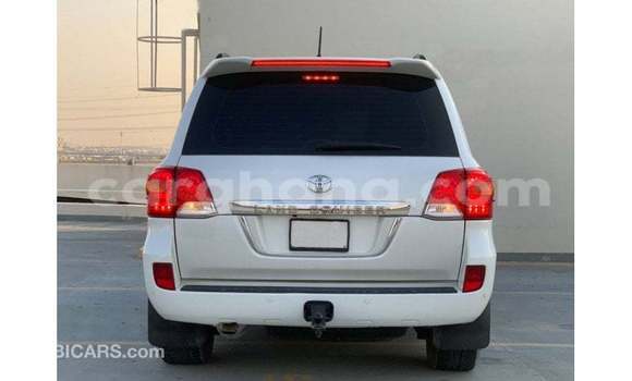Buy Import Toyota Land Cruiser White Car in Import - Dubai in Ashanti Buy Import Toyota Land Cruiser White Car in Import - Dubai in Ashanti