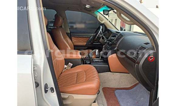 Buy Import Toyota Land Cruiser White Car in Import - Dubai in Ashanti Buy Import Toyota Land Cruiser White Car in Import - Dubai in Ashanti