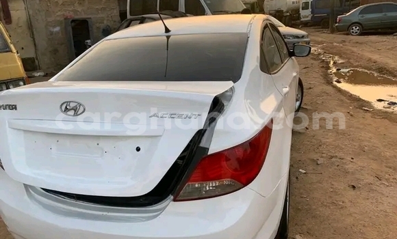 Buy Used Hyundai Accent White Car in Accra in Greater Accra Buy Used Hyundai Accent White Car in Accra in Greater Accra