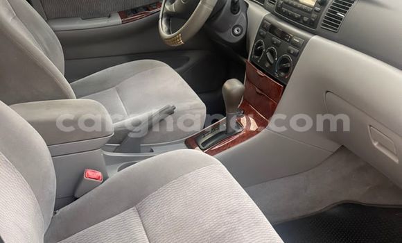 Ra Àlòkù Toyota Corolla Red Ọkọ̀ in Iwọn didun ni Oorun Ra Àlòkù Toyota Corolla Red Ọkọ̀ in Iwọn didun ni Oorun