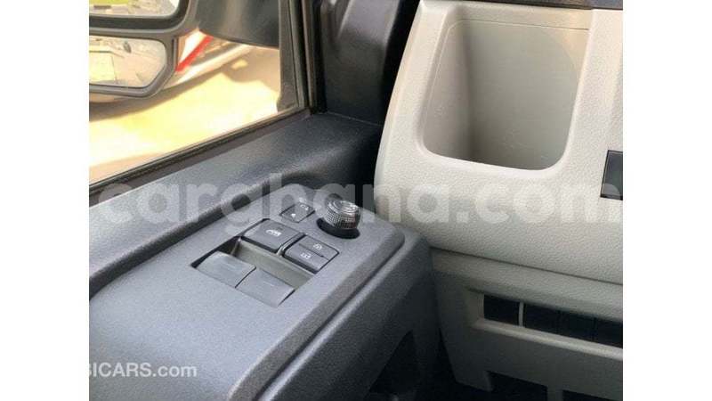 Big with watermark toyota hiace ashanti import dubai 53963