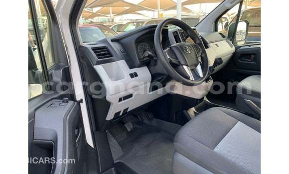 Ra Imported Toyota Hiace funfun Ọkọ̀ in Import - Dubai ni Ashanti Ra Imported Toyota Hiace funfun Ọkọ̀ in Import - Dubai ni Ashanti