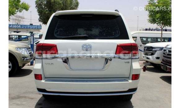 Buy Import Toyota Land Cruiser White Car in Import - Dubai in Ashanti Buy Import Toyota Land Cruiser White Car in Import - Dubai in Ashanti