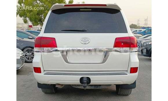 Ra Imported Toyota Land Cruiser funfun Ọkọ̀ in Import - Dubai ni Ashanti Ra Imported Toyota Land Cruiser funfun Ọkọ̀ in Import - Dubai ni Ashanti