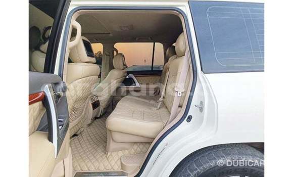 Ra Imported Toyota Land Cruiser funfun Ọkọ̀ in Import - Dubai ni Ashanti Ra Imported Toyota Land Cruiser funfun Ọkọ̀ in Import - Dubai ni Ashanti