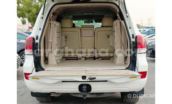 Ra Imported Toyota Land Cruiser funfun Ọkọ̀ in Import - Dubai ni Ashanti Ra Imported Toyota Land Cruiser funfun Ọkọ̀ in Import - Dubai ni Ashanti