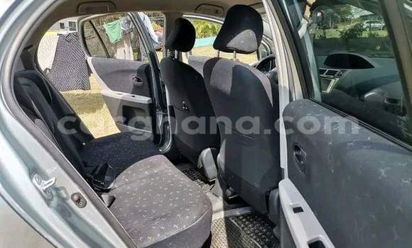 Ra Àlòkù Toyota Vitz Alagara Ọkọ̀ in Iwọn didun ni Oorun Ra Àlòkù Toyota Vitz Alagara Ọkọ̀ in Iwọn didun ni Oorun