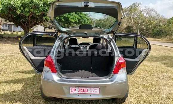 Ra Àlòkù Toyota Vitz Alagara Ọkọ̀ in Iwọn didun ni Oorun Ra Àlòkù Toyota Vitz Alagara Ọkọ̀ in Iwọn didun ni Oorun