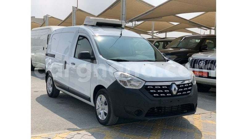 Big with watermark renault 18 ashanti import dubai 54011