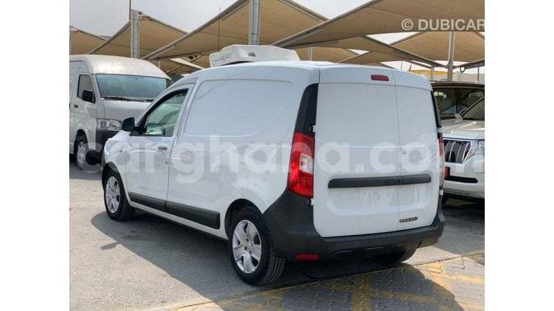 Big with watermark renault 18 ashanti import dubai 54011