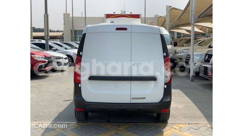 Big with watermark renault 18 ashanti import dubai 54011