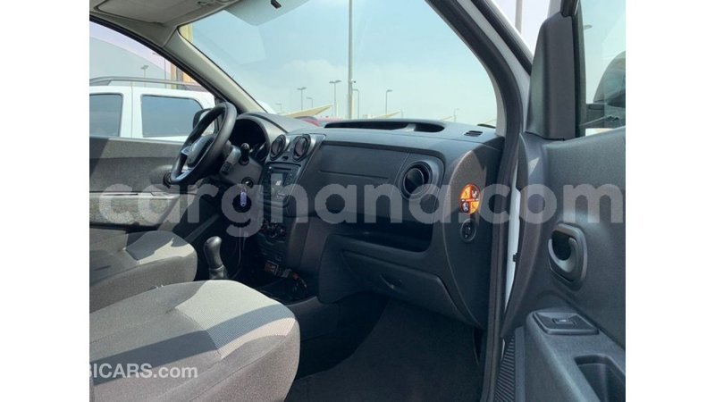 Big with watermark renault 18 ashanti import dubai 54011