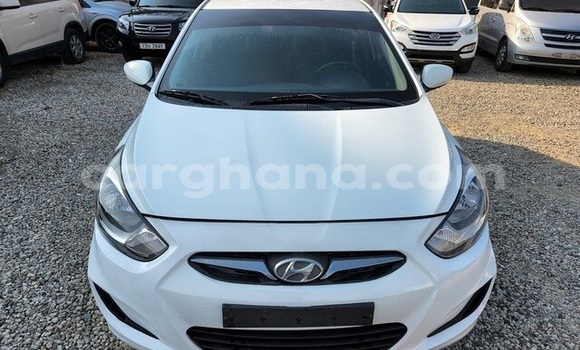 Buy Used Hyundai Accent White Car in Accra in Greater Accra