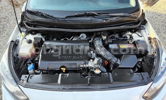 Sayi Na hannu Hyundai Accent White Mota in Accra a Greater Accra Sayi Na hannu Hyundai Accent White Mota in Accra a Greater Accra