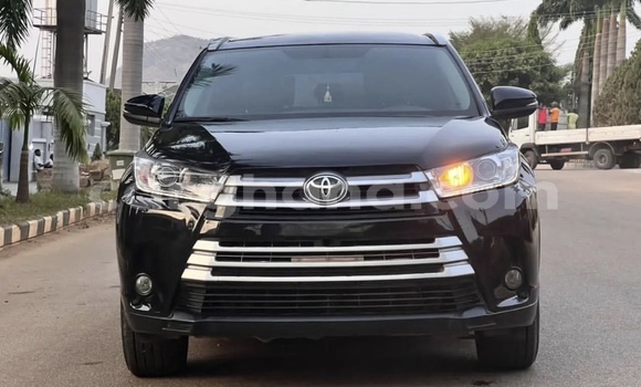 Sayi Na hannu Toyota Highlander Black Mota in Accra a Greater Accra