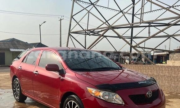 Sayi Na hannu Toyota Corolla Red Mota in Takoradi a Yamma