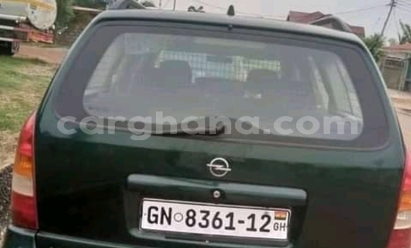 Buy Used Opel Astra Green Car in Accra in Greater Accra Buy Used Opel Astra Green Car in Accra in Greater Accra