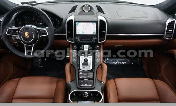 Ra Àlòkù Porsche Cayenne funfun Ọkọ̀ in Accra ni Greater Accra Ra Àlòkù Porsche Cayenne funfun Ọkọ̀ in Accra ni Greater Accra