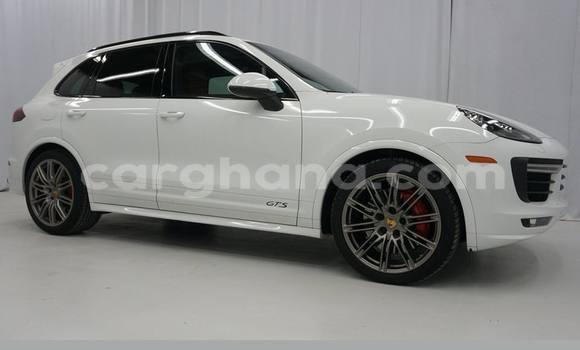 Ra Àlòkù Porsche Cayenne funfun Ọkọ̀ in Accra ni Greater Accra Ra Àlòkù Porsche Cayenne funfun Ọkọ̀ in Accra ni Greater Accra