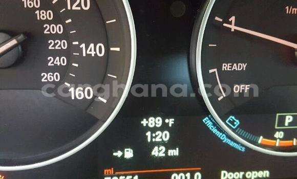 Ra Àlòkù BMW 3–Series funfun Ọkọ̀ in Accra ni Greater Accra Ra Àlòkù BMW 3–Series funfun Ọkọ̀ in Accra ni Greater Accra