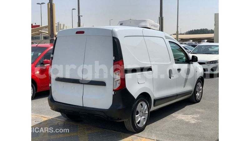 Big with watermark renault 18 ashanti import dubai 54104