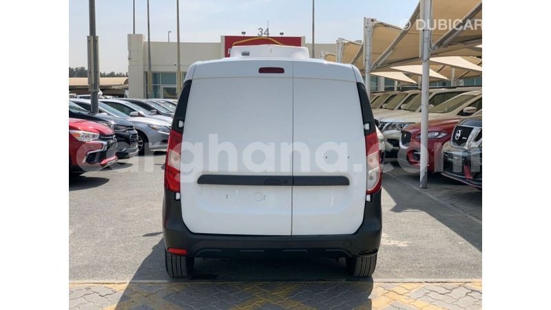 Big with watermark renault 18 ashanti import dubai 54104