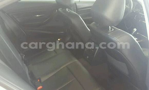 Ra Àlòkù BMW 3–Series funfun Ọkọ̀ in Accra ni Greater Accra Ra Àlòkù BMW 3–Series funfun Ọkọ̀ in Accra ni Greater Accra