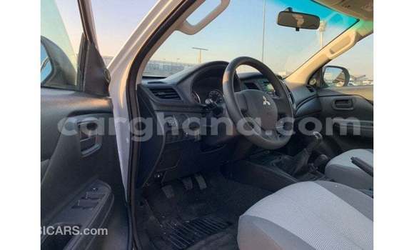 Ra Imported Mitsubishi L200 funfun Ọkọ̀ in Import - Dubai ni Ashanti Ra Imported Mitsubishi L200 funfun Ọkọ̀ in Import - Dubai ni Ashanti