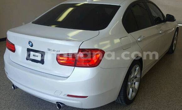 Ra Àlòkù BMW 3–Series funfun Ọkọ̀ in Accra ni Greater Accra Ra Àlòkù BMW 3–Series funfun Ọkọ̀ in Accra ni Greater Accra