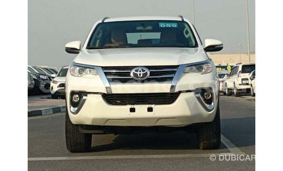 Ra Imported Toyota Fortuner funfun Ọkọ̀ in Import - Dubai ni Ashanti Ra Imported Toyota Fortuner funfun Ọkọ̀ in Import - Dubai ni Ashanti