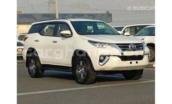 Ra Imported Toyota Fortuner funfun Ọkọ̀ in Import - Dubai ni Ashanti Ra Imported Toyota Fortuner funfun Ọkọ̀ in Import - Dubai ni Ashanti