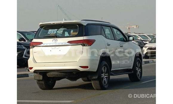 Ra Imported Toyota Fortuner funfun Ọkọ̀ in Import - Dubai ni Ashanti Ra Imported Toyota Fortuner funfun Ọkọ̀ in Import - Dubai ni Ashanti
