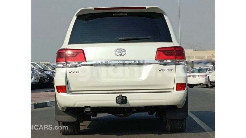 Big with watermark toyota land cruiser ashanti import dubai 54110