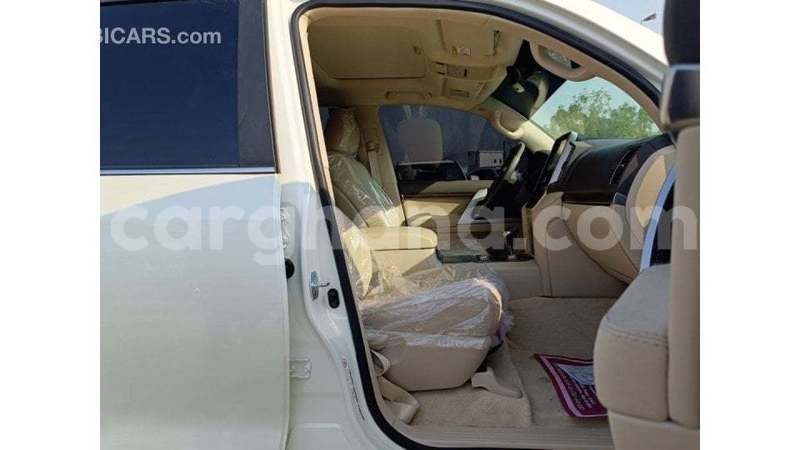 Big with watermark toyota land cruiser ashanti import dubai 54110