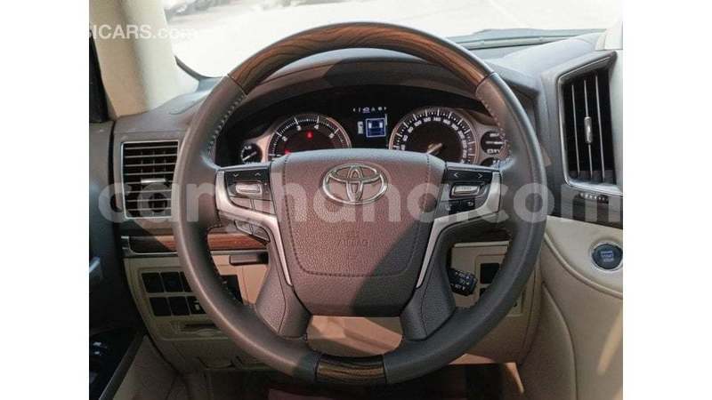 Big with watermark toyota land cruiser ashanti import dubai 54110