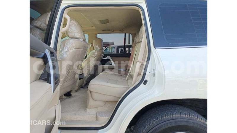 Big with watermark toyota land cruiser ashanti import dubai 54110