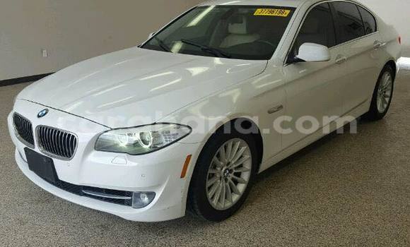 Ra Àlòkù BMW 5–Series funfun Ọkọ̀ in Accra ni Greater Accra Ra Àlòkù BMW 5–Series funfun Ọkọ̀ in Accra ni Greater Accra